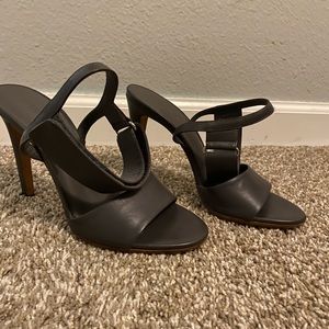 Vince. Genna Strappy Slingback heels.